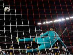 Zaragoza Goalkeeper Punches Opponent in the Face After Being Sent Off
