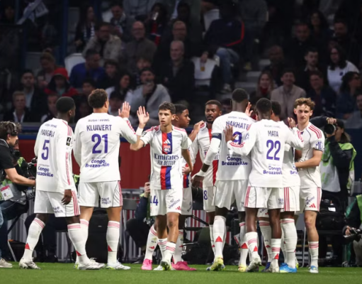 Lyon stun PSG to claim vital win in hunt for Europe and breathe life into title race